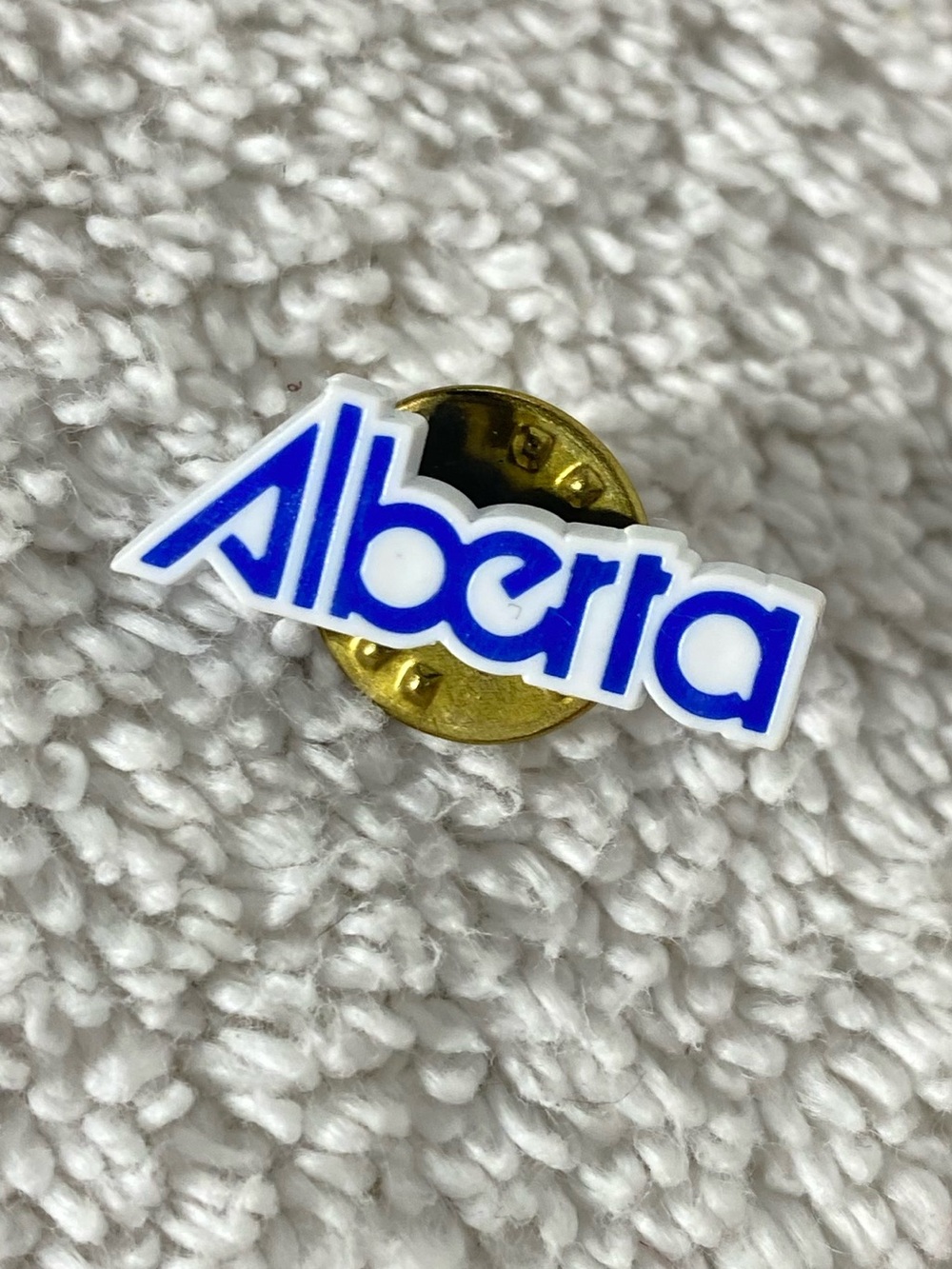 5/$35 Vintage Province of Alberta Blue Souvenir Lapel Pin Travel Tourism